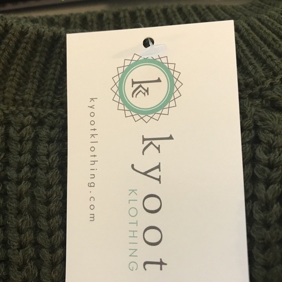 Long Sleeve Ribbed Knit Cold Shoulder Sweater - Picture 3 of 7